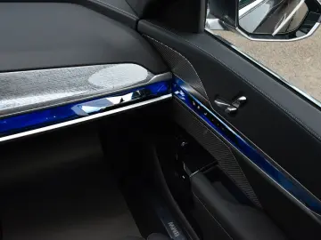 BMW 750e xDrive Executive