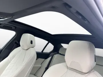 BMW 550e xDr MSpPro AdaptiveSusp Bowers IconicGl