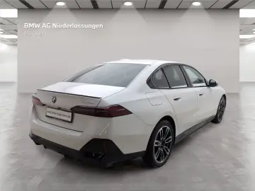 BMW 550e xDr M Sport AdaptiveSusp IconicGlow Ventil 360