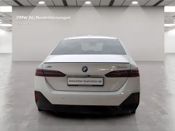 BMW 550e xDr M Sport AdaptiveSusp IconicGlow Ventil 360