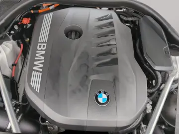 BMW 550e xDr M Sport AdaptiveSusp IconicGlow Ventil 360