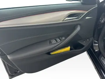 BMW 530e xDrive Touring