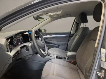 VW Golf VIII 1.5 TSI 85 kW ACC Virtual KlimaA.