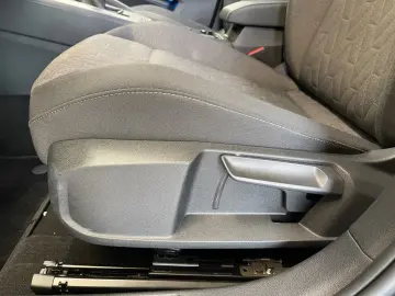 VW Golf VIII 1.5 TSI 85 kW ACC Virtual KlimaA.