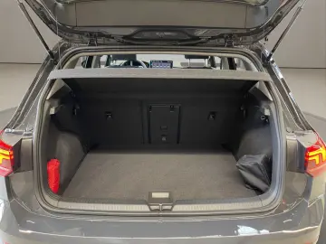 VW Golf VIII 1.5 TSI 85 kW ACC Virtual KlimaA.