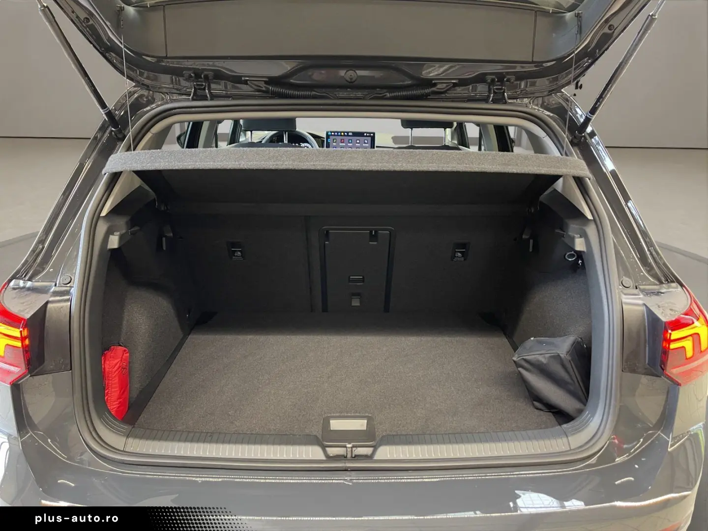 VW Golf VIII 1.5 TSI 85 kW ACC Virtual KlimaA.