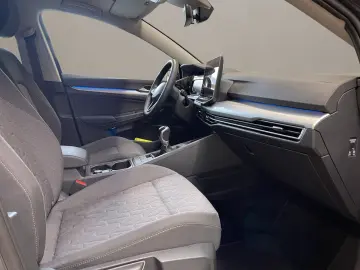 VW Golf VIII 1.5 TSI 85 kW ACC Virtual KlimaA.