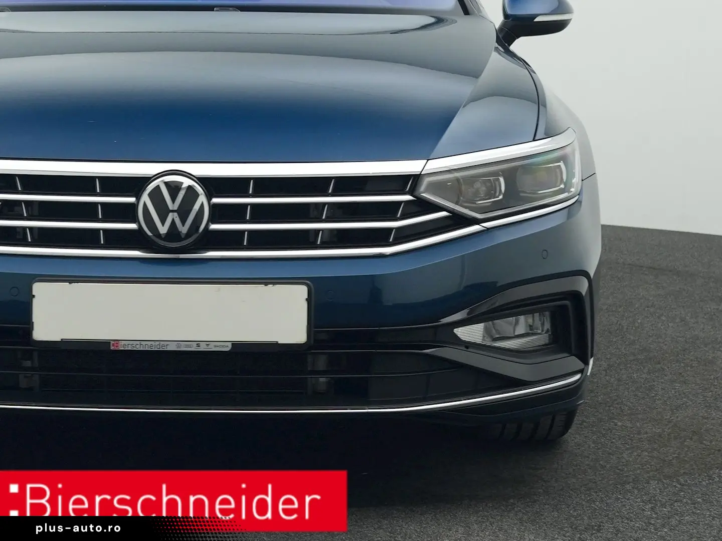 VW Passat Variant 2.0 TDI DSG 4Mo. R-Line 5-J-GAR N
