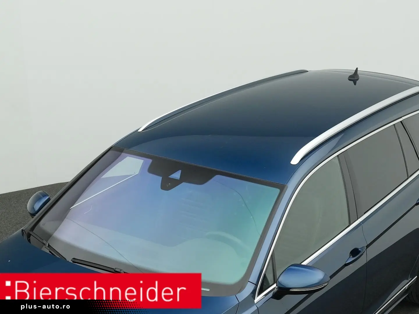 VW Passat Variant 2.0 TDI DSG 4Mo. R-Line 5-J-GAR N