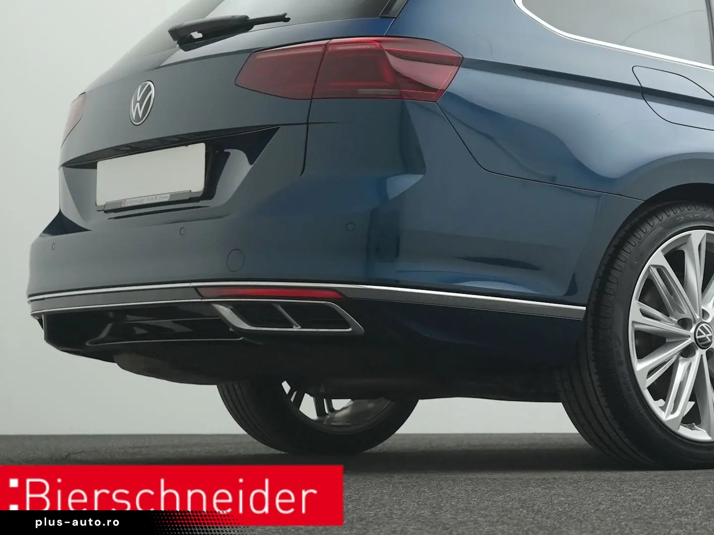 VW Passat Variant 2.0 TDI DSG 4Mo. R-Line 5-J-GAR N