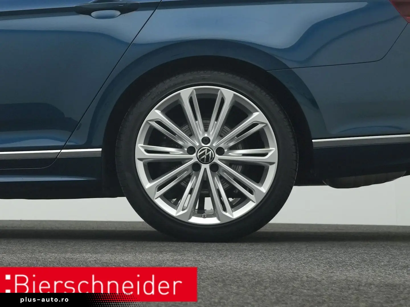 VW Passat Variant 2.0 TDI DSG 4Mo. R-Line 5-J-GAR N