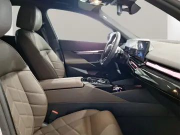 BMW 550e xDrive MSp AdaptiveSusp Ventil Bowers IconicGl