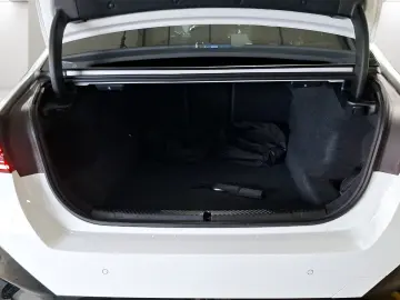 BMW 550e xDrive MSp AdaptiveSusp Ventil Bowers IconicGl