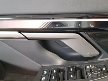 BMW 550e xDrive MSp AdaptiveSusp Ventil Bowers IconicGl