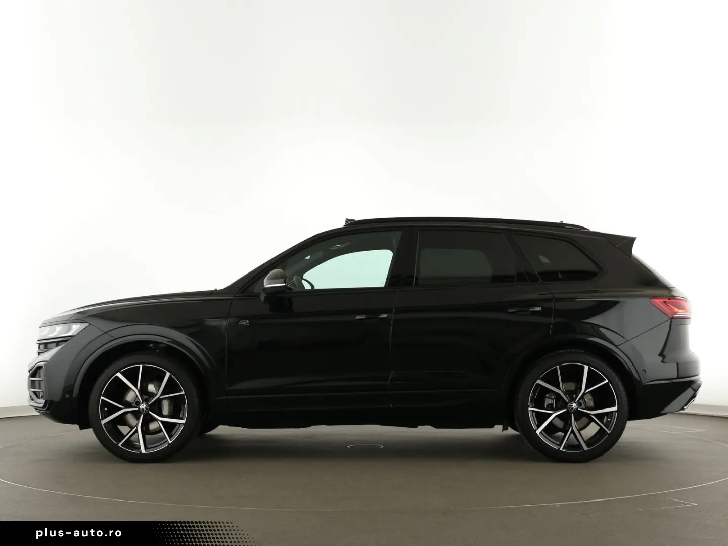 VW Touareg 3.0TDI 286PS 4M R-Line STHZ NaviPro Lede