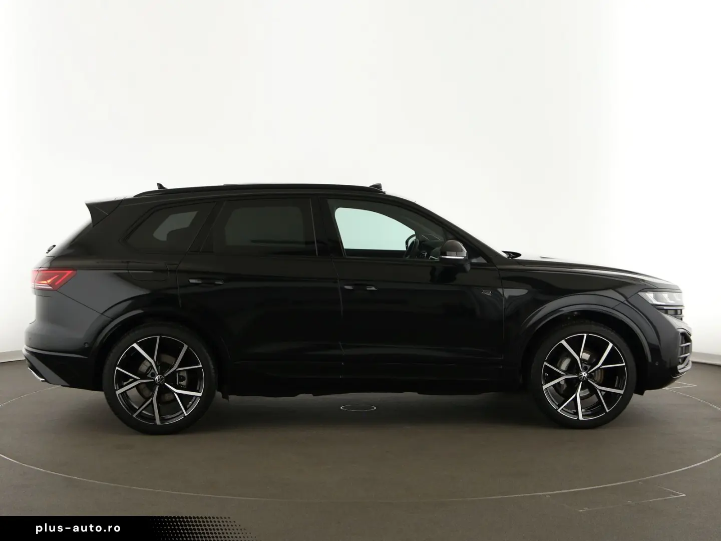VW Touareg 3.0TDI 286PS 4M R-Line STHZ NaviPro Lede