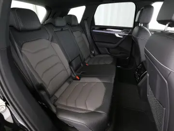 VW Touareg 3.0TDI 286PS 4M R-Line STHZ NaviPro Lede