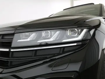 VW Touareg 3.0TDI 286PS 4M R-Line STHZ NaviPro Lede