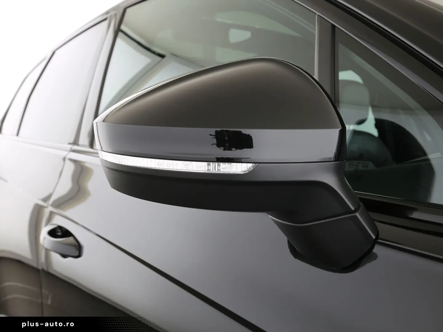 VW Touareg 3.0TDI 286PS 4M R-Line STHZ NaviPro Lede