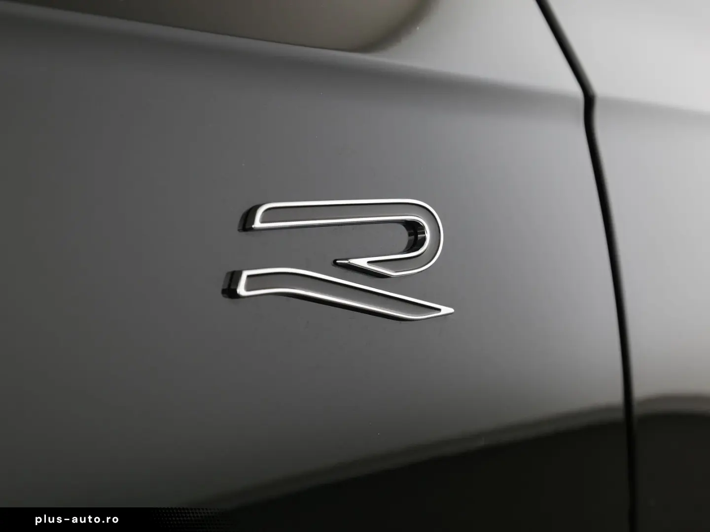 VW Touareg 3.0TDI 286PS 4M R-Line STHZ NaviPro Lede