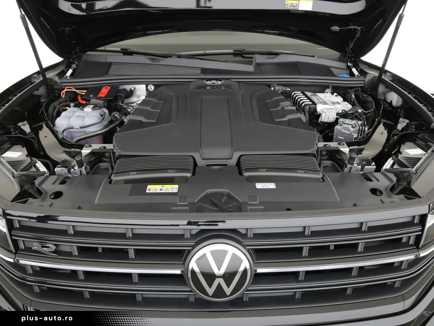 VW Touareg 3.0TDI 286PS 4M R-Line STHZ NaviPro Lede