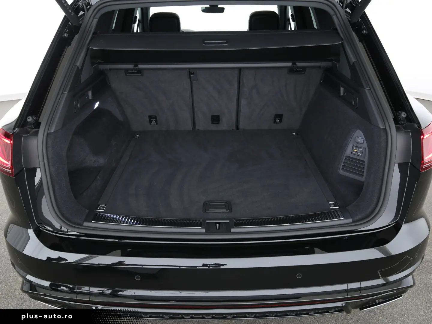 VW Touareg 3.0TDI 286PS 4M R-Line STHZ NaviPro Lede