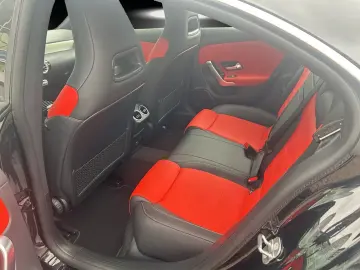 MERCEDES-BENZ CLA 200 d AMG Advanc  DISTRO AHK KeyGo LED