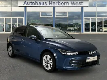 VW Golf VIII 1.5 eTSI Life DSG LED Navi