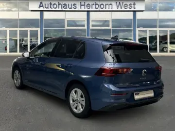 VW Golf VIII 1.5 eTSI Life DSG LED Navi