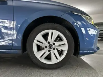 VW Golf VIII 1.5 eTSI Life DSG LED Navi