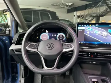 VW Golf VIII 1.5 eTSI Life DSG LED Navi