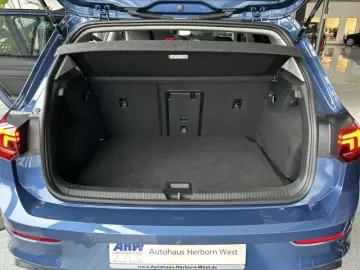 VW Golf VIII 1.5 eTSI Life DSG LED Navi