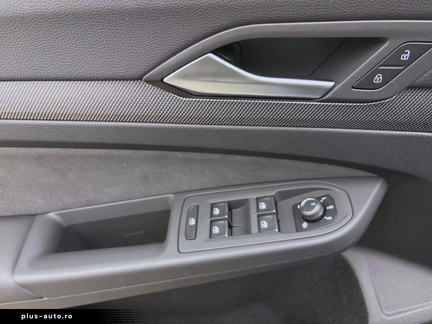 VW Golf 1.5 eTSI DSG R-LINE KAMERA NAVI ACC HuD