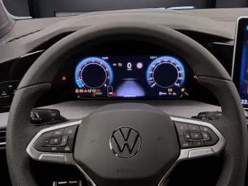 VW Golf 1.5 eTSI DSG R-LINE KAMERA NAVI ACC HuD