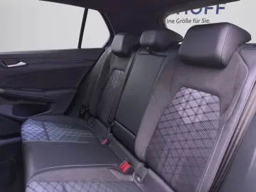 VW Golf 1.5 eTSI DSG R-LINE KAMERA NAVI ACC HuD