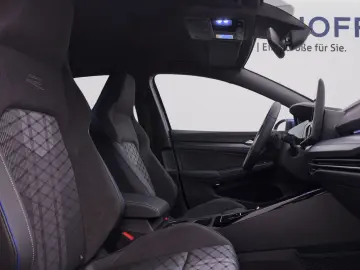 VW Golf 1.5 eTSI DSG R-LINE KAMERA NAVI ACC HuD