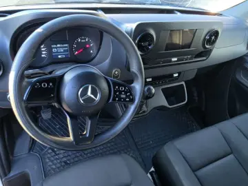 MERCEDES SPRINTER 214 CDI FWD MWB