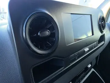 MERCEDES SPRINTER 214 CDI FWD MWB