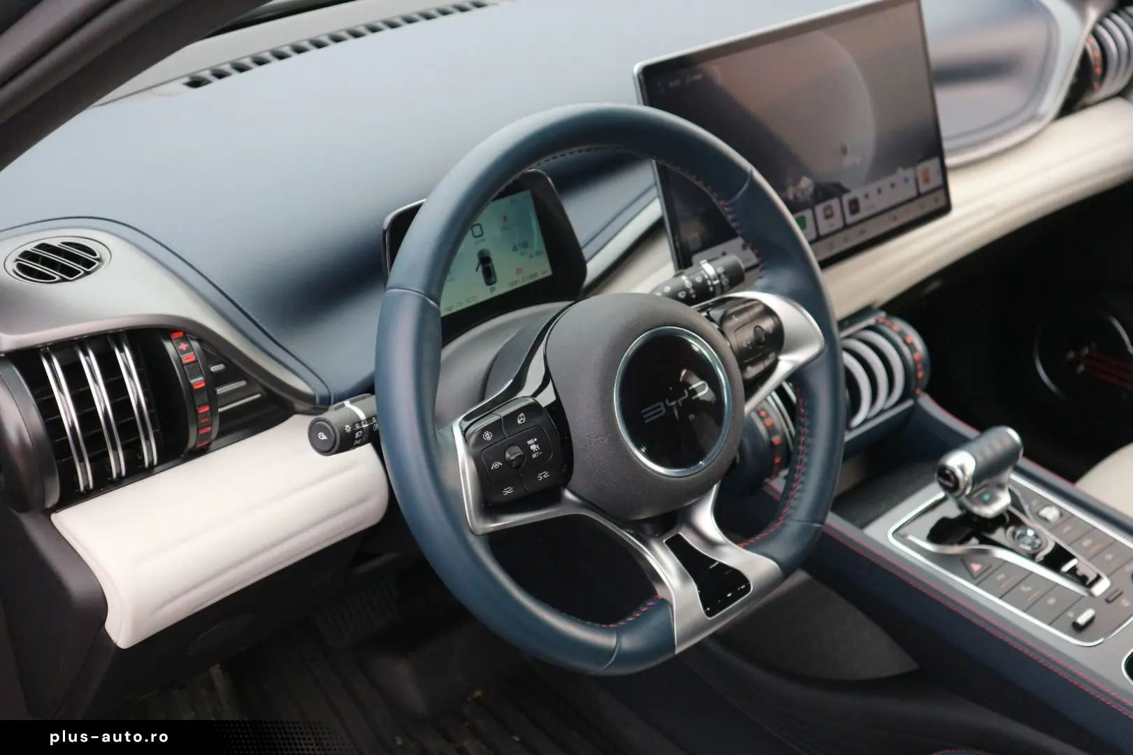 BYD ATTO 3 60kWh Design Panoramadach Leder LED CCS