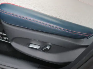 BYD ATTO 3 60kWh Design Panoramadach Leder LED CCS