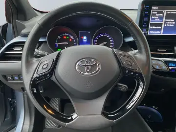TOYOTA C-HR 1.8 Hybrid