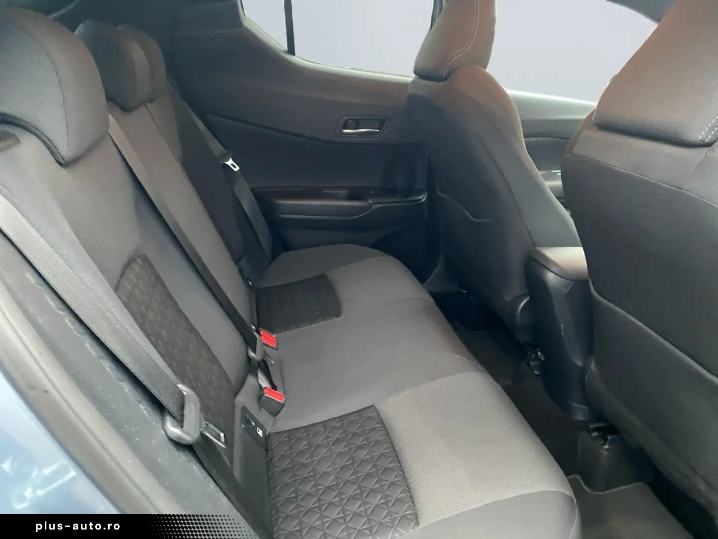 TOYOTA C-HR 1.8 Hybrid