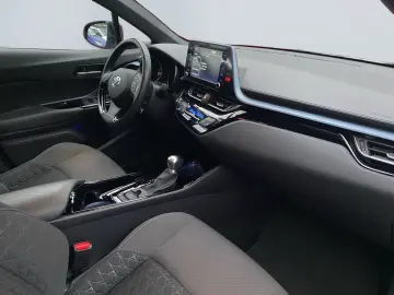 TOYOTA C-HR 1.8 Hybrid