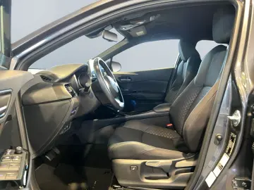 TOYOTA C-HR  2.0 Hybrid