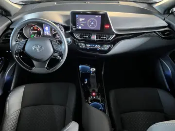 TOYOTA C-HR  2.0 Hybrid