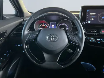 TOYOTA C-HR  2.0 Hybrid