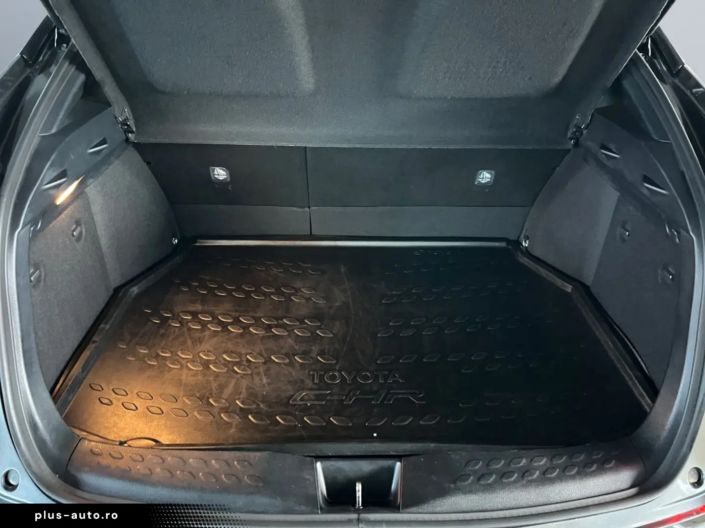 TOYOTA C-HR  2.0 Hybrid