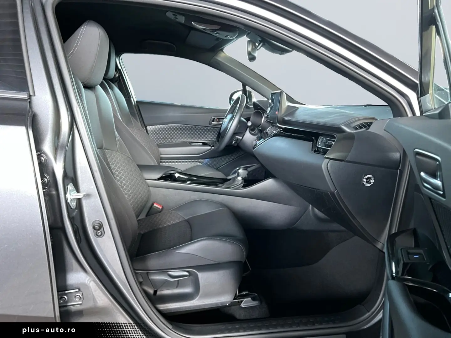 TOYOTA C-HR  2.0 Hybrid