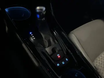TOYOTA C-HR  2.0 Hybrid