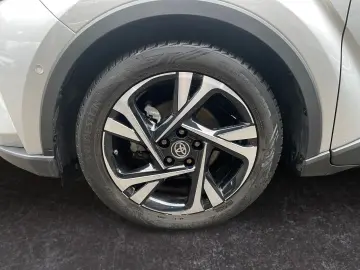 TOYOTA C-HR Hybrid